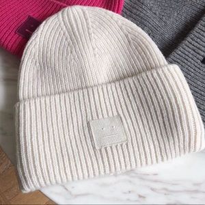 【NEW】Acne Studios Cream Face-patch Beanie